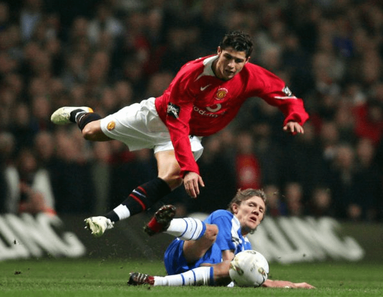 问鼎- 英超赛程吃紧，罗马转会期更衣室发声，引发热议，医务组通报恢复