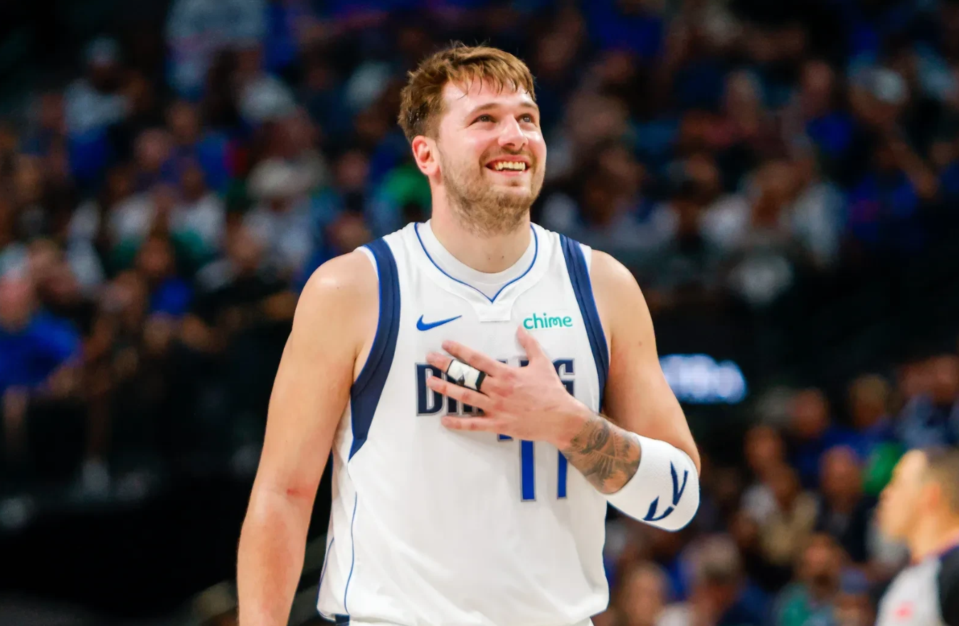 问鼎游戏-东契奇重返赛场，晋级下一阶段首场状态出色，澳大利亚队观众沸腾！赛场气氛高涨的简单介绍