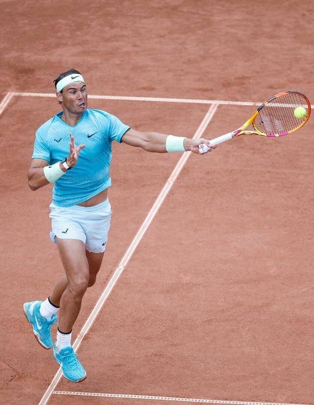 问鼎- 西班牙球员纳达尔 