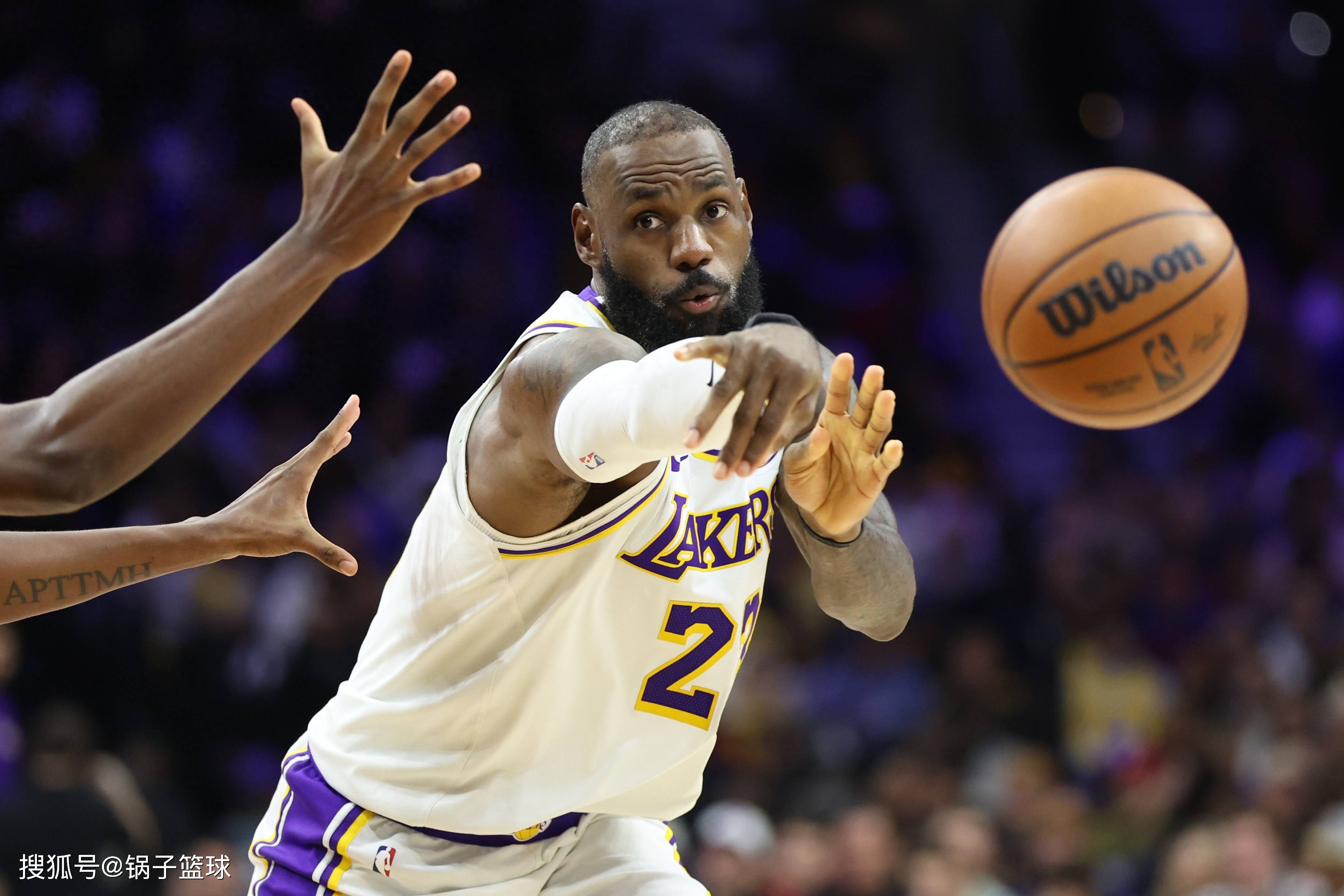 问鼎游戏- 詹姆斯爆冷击败塞尔维亚队,绝杀引爆全场视频 