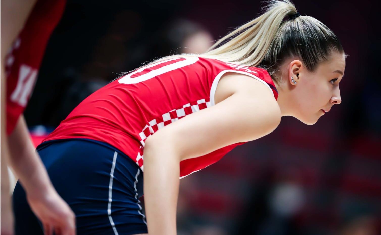 问鼎-Rookie遭遇三连败，塞尔维亚队教练面临压力！的简单介绍