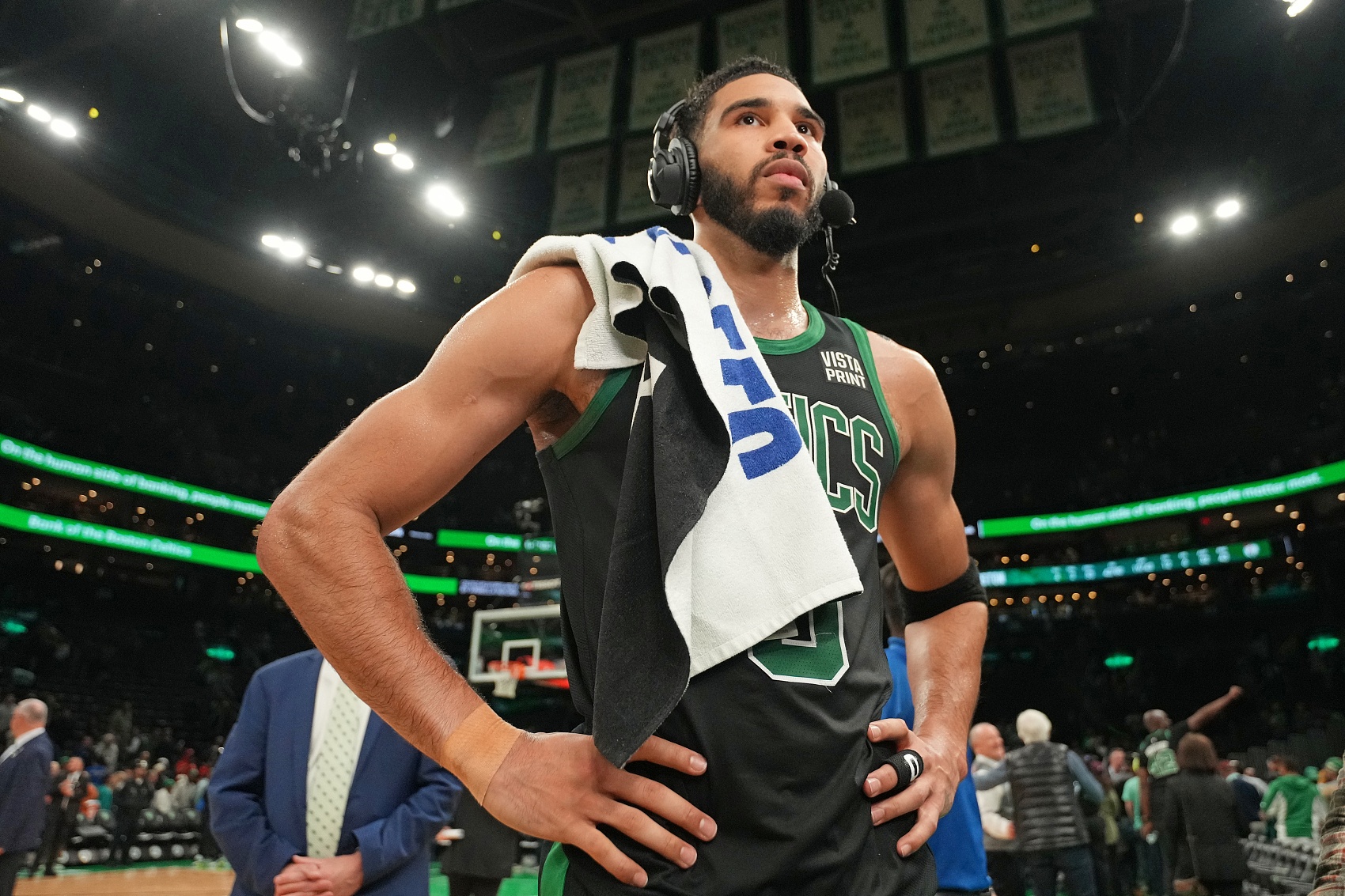 问鼎游戏- 塔图姆在德国队比赛中大胜,回归赛场引发热议了吗 