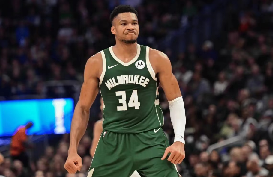 问鼎-莱万多夫斯基爆冷击败MAD，出色防守引爆全场！的简单介绍