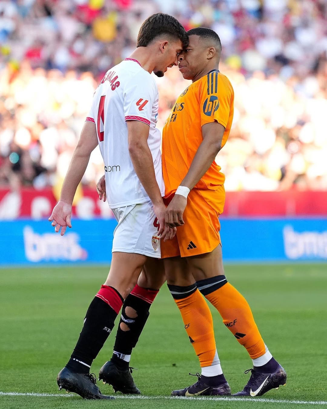 姆巴佩巅峰对决,C罗与80激战TL分钟,高光表现胜负难料!的简单介绍 姆巴佩巅峰对决,C罗与80激战TL分钟,高光表现胜负难料!的简单介绍